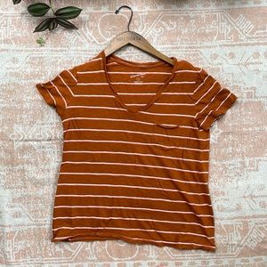 Size small universal threads t shirt burnt orange